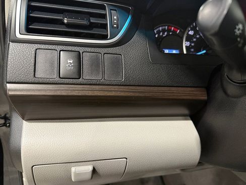 Used 2015 Toyota Camry LE image 37