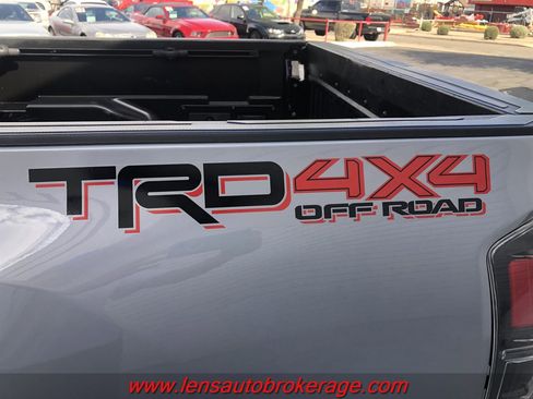 Used 2019 Toyota Tacoma TRD Off-Road image 27