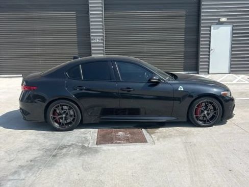 Used 2021 Alfa Romeo Giulia Quadrifoglio RWD image 8