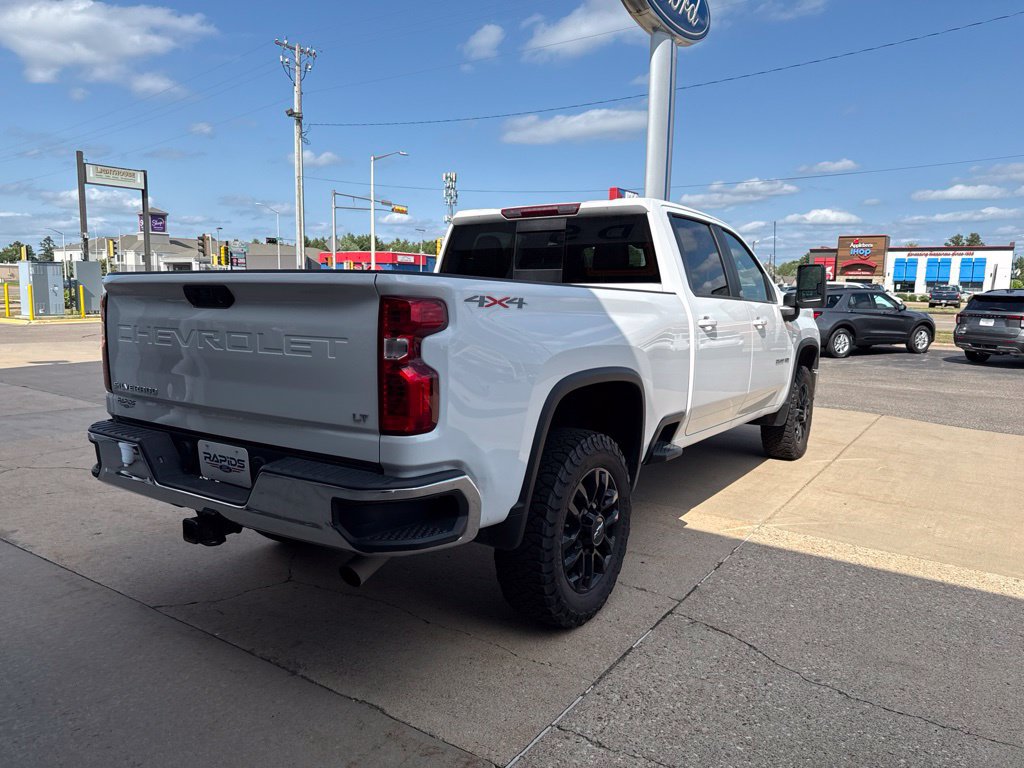 Used 2025 Chevrolet Silverado 3500 LT AWD/4WD image 7