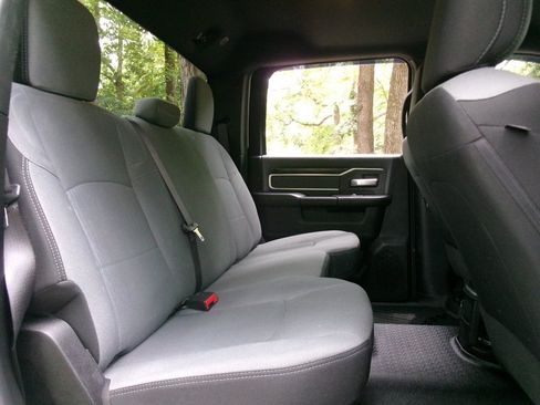 Used 2022 RAM 2500 Big Horn AWD/4WD image 32