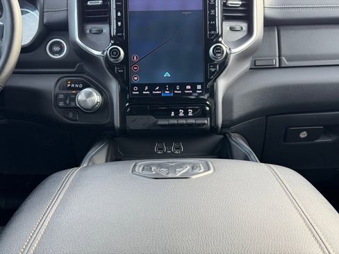 Used 2025 RAM 1500 Laramie image 32