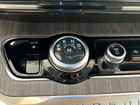 New 2026 Ford Expedition Max Platinum w/ Platinum Ultimate Package AWD/4WD image 13