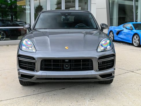 Used 2021 Porsche Cayenne Turbo AWD/4WD image 2