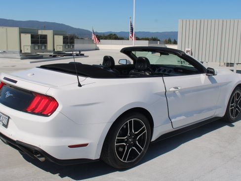 Used 2022 Ford Mustang Premium RWD image 9