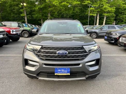 Used 2022 Ford Explorer XLT w/ Equipment Group 202A AWD/4WD image 2