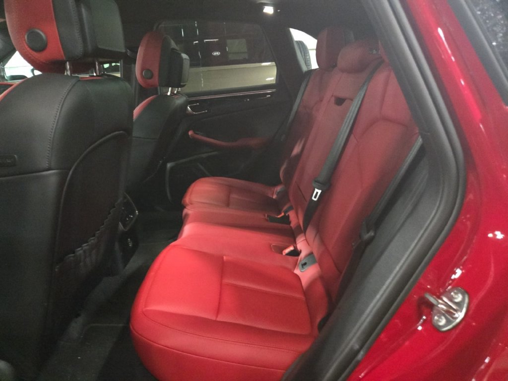 Used 2021 Porsche Macan GTS AWD/4WD image 4