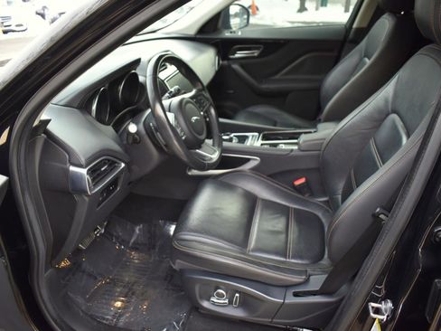 Used 2019 Jaguar F-PACE Prestige image 31
