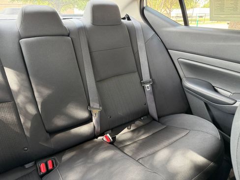 Used 2025 Nissan Altima 2.5 SV FWD image 37