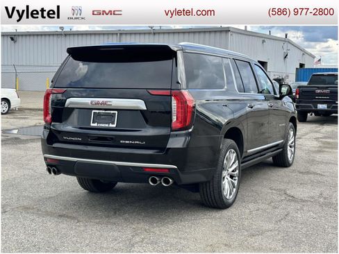 Used 2023 GMC Yukon XL Denali image 3