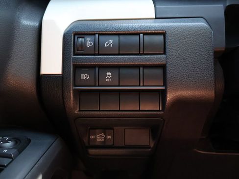 Used 2024 Toyota Tacoma TRD Off-Road AWD/4WD image 29