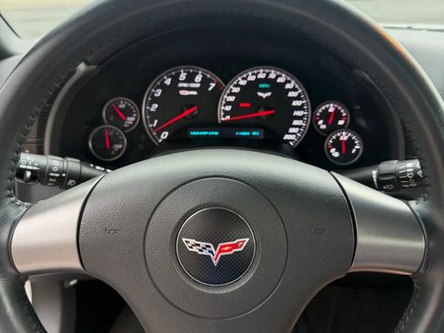 Used 2006 Chevrolet Corvette Z06 w/ Preferred Equipment Group RWD image 11