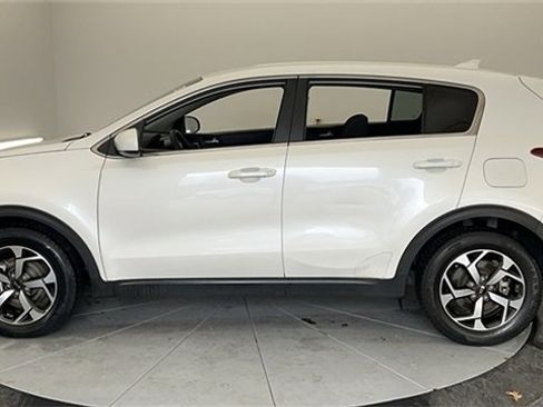 Used 2021 Kia Sportage LX image 9