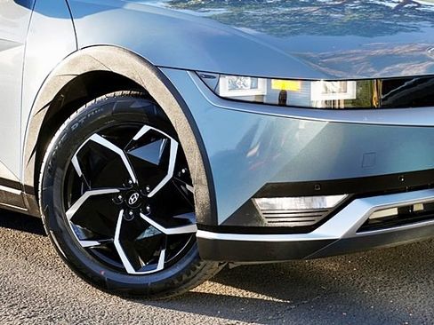 Certified 2024 Hyundai Ioniq 5 SEL image 4