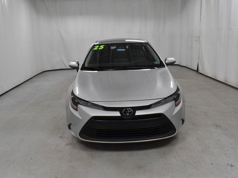 Certified 2025 Toyota Corolla LE image 4