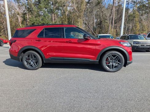 New 2026 Ford Explorer ST-Line w/ ST-Line Street Pack image 3
