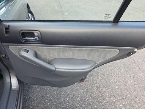 Used 2004 Honda Civic LX image 19
