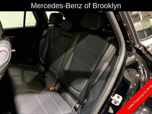 Used 2025 Mercedes-Benz GLC 300 4MATIC image 21