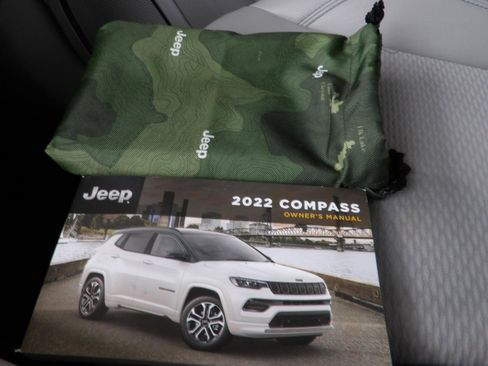Used 2022 Jeep Compass Latitude w/ Convenience Group AWD/4WD image 43