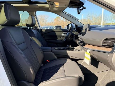 New 2026 Nissan Rogue Platinum w/ Platinum Premium Package AWD/4WD image 10