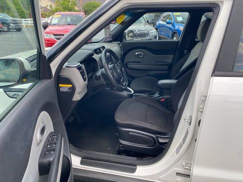 Used 2016 Kia Soul w/ Convenience Package FWD image 25