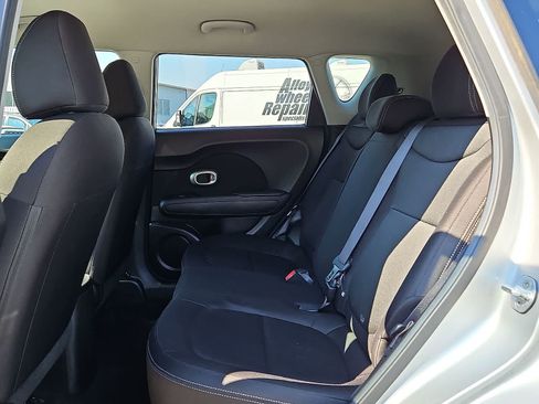 Used 2017 Kia Soul FWD image 26