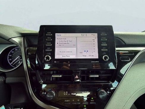 Used 2022 Toyota Camry LE w/ Cold Weather Package image 11