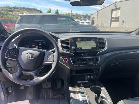 Used 2022 Honda Passport TrailSport image 2
