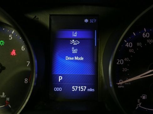 Used 2018 Toyota C-HR XLE image 29