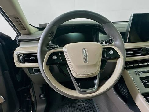 Used 2022 Lincoln Aviator AWD w/ Premium Package image 12