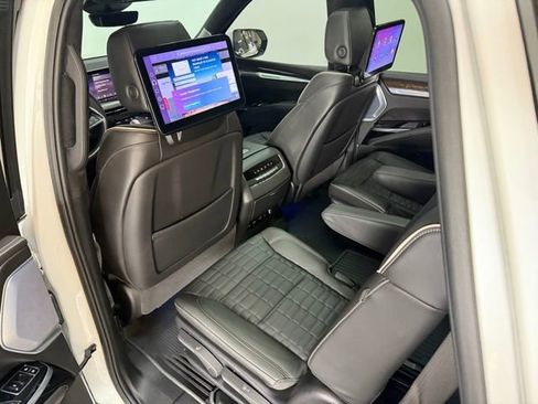 Used 2025 Cadillac Escalade Sport Platinum w/ LPO, Floor Liner Package AWD/4WD image 35
