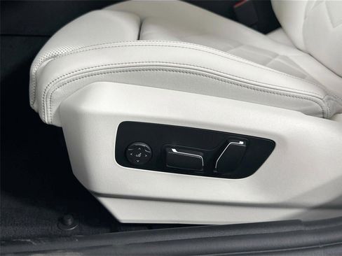 Certified 2026 BMW 530i xDrive w/ M Sport Package AWD/4WD image 14