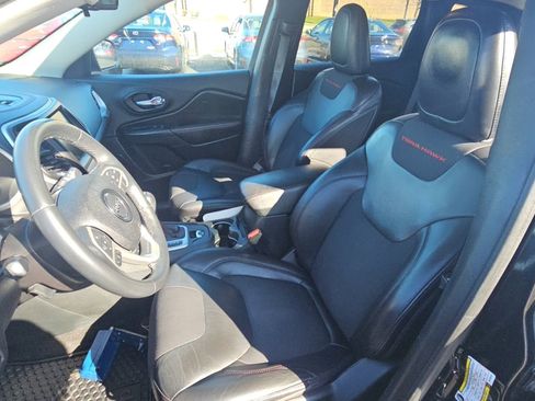 Used 2016 Jeep Cherokee Trailhawk AWD/4WD image 25