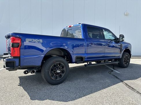 New 2026 Ford F350 Lariat w/ Black Appearance Package image 5