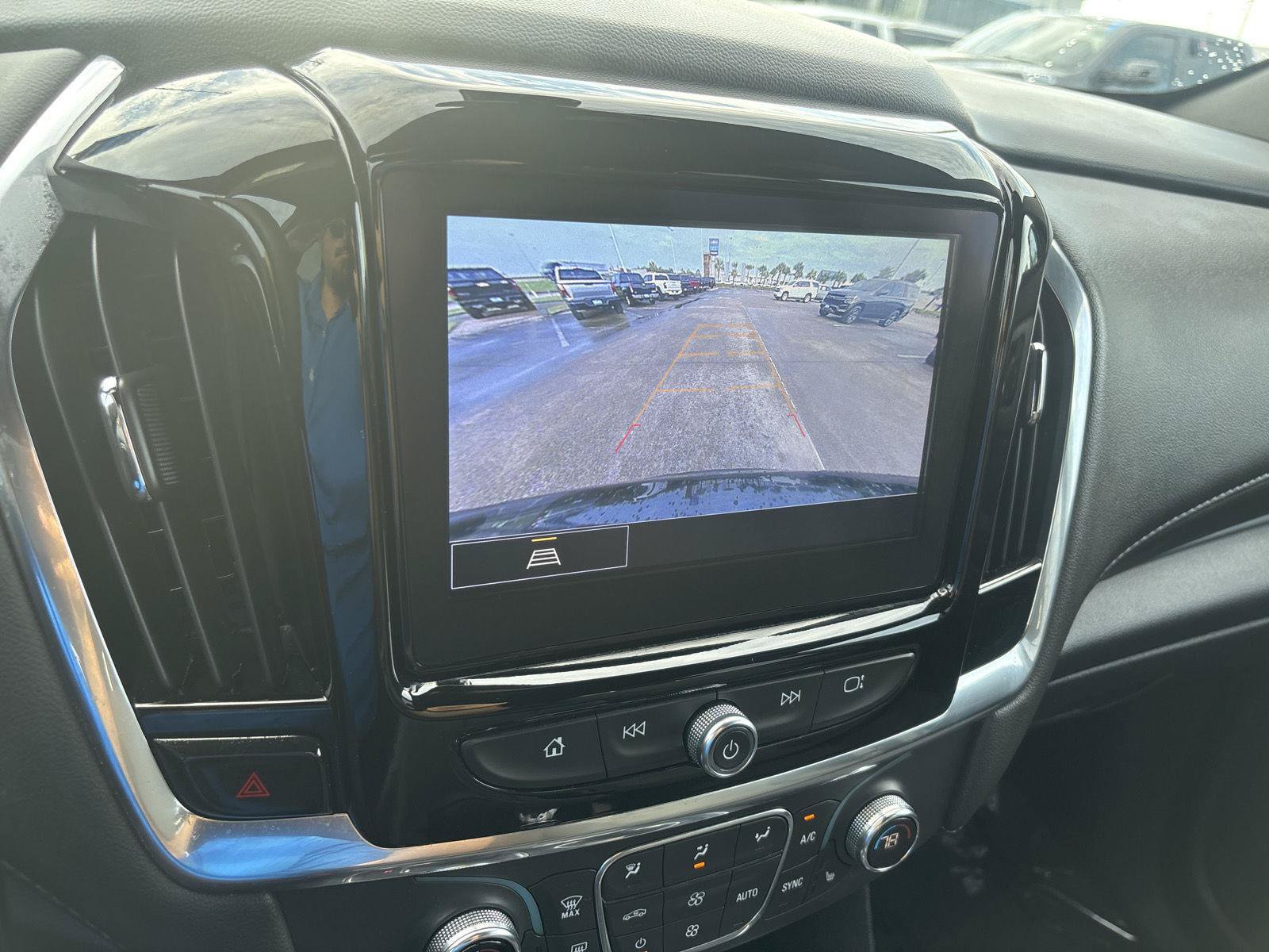 Used 2023 Chevrolet Traverse LT AWD/4WD image 32