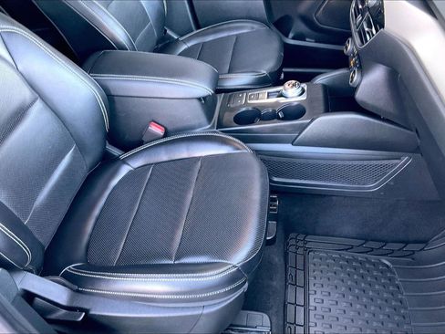 Used 2021 Ford Escape SEL image 22