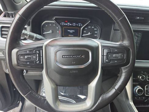 Used 2021 GMC Yukon Denali w/ Advanced Technology Package AWD/4WD image 17