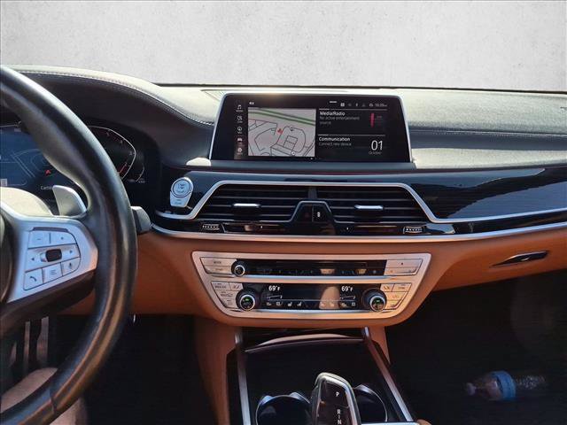 Used 2020 BMW 750i xDrive w/ M Sport Package AWD/4WD image 11