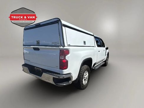 Used 2021 Chevrolet Silverado 2500 LT w/ Convenience Package AWD/4WD image 5