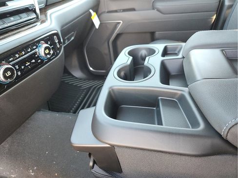New 2026 GMC Sierra 1500 SLE w/ Preferred Package image 25