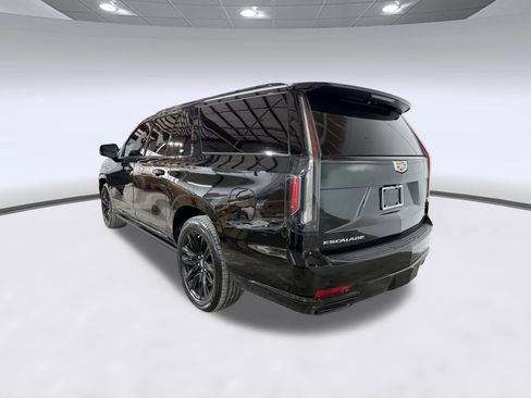 Used 2021 Cadillac Escalade ESV Sport w/ Driver Assist Tech Package RWD image 2