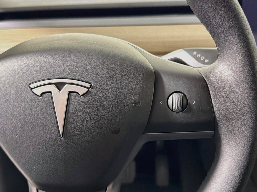 Used 2025 Tesla Model Y Long Range AWD/4WD image 17