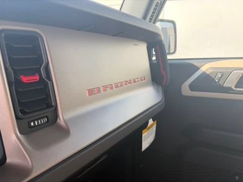 New 2026 Ford Bronco Outer Banks w/ Sasquatch Package AWD/4WD image 19