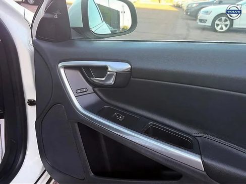 Used 2015 Volvo V60 T5 Premier FWD image 43