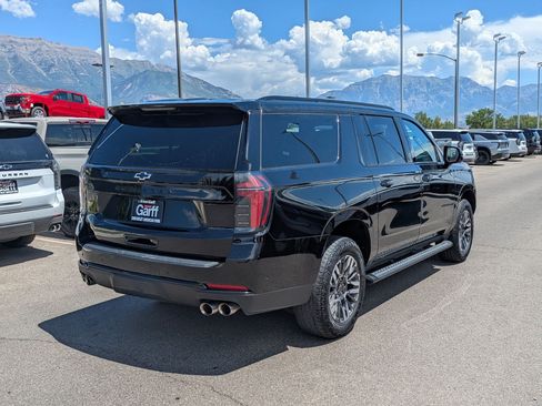 Used 2025 Chevrolet Suburban Z71 AWD/4WD image 3