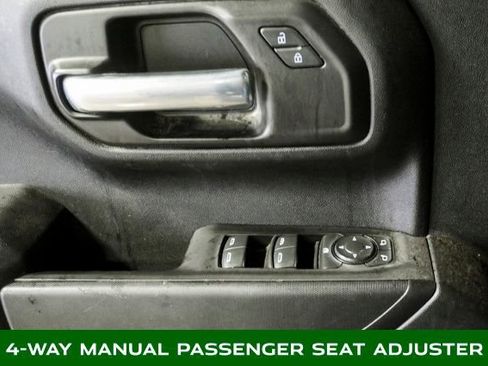 Used 2021 GMC Sierra 1500 4x4 Crew Cab w/ Sierra Value Package image 22