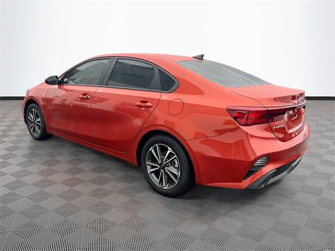 Used 2023 Kia Forte LXS image 5