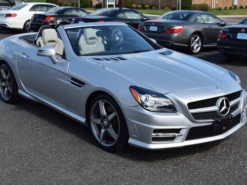 Used 2015 Mercedes-Benz SLK 250 w/ Premium Package image 48