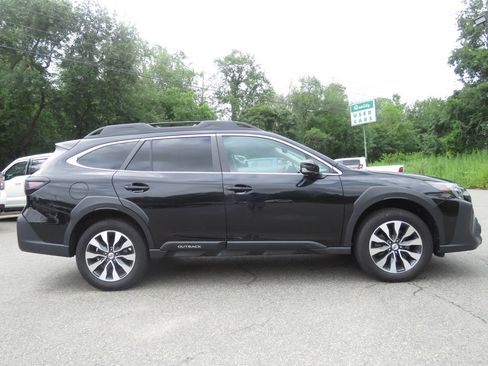 Used 2023 Subaru Outback Limited XT AWD/4WD image 4