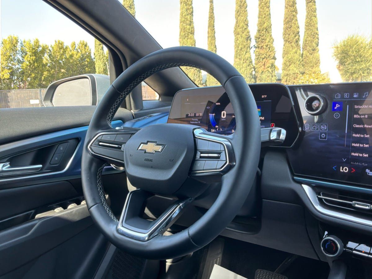 Used 2024 Chevrolet Equinox EV LT FWD image 17